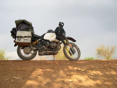 008 - Moto En Angola