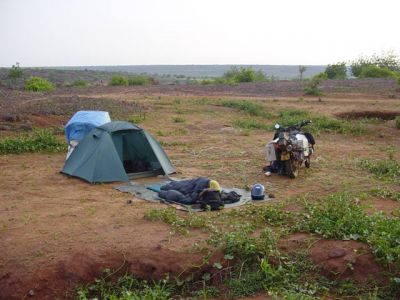 Niger - Sur la route Bivouac Moto R100GS JeanJacques