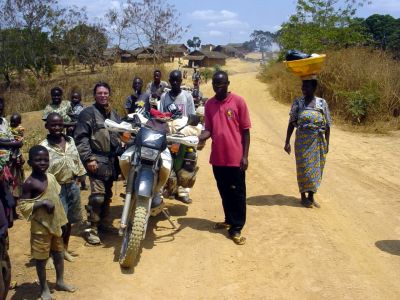 Congo - Environs de Kintanu sur la piste Moto XT600 Alain