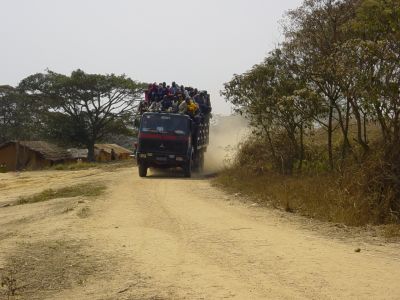 Congo - Environs de Kimpangu Camion taxi ...