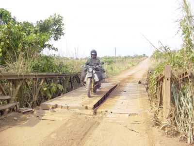 Angola - En direction de N'Dalatando Moto R100GS JeanJacques