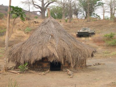 souvenir de guerre - ANGOLA