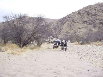 Namibie - Direction Swakopmund le bivouac les motos