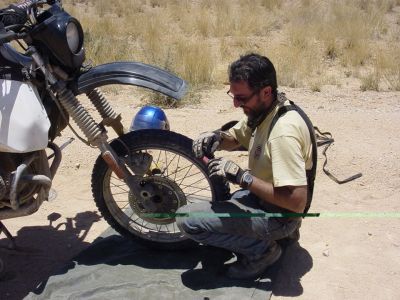 Namibie - sur la piste histoire de cervaison II outils un peut chauds ...