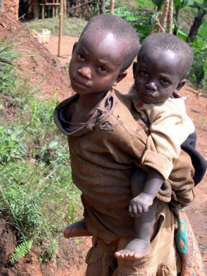 la petite fille au regard triste - RWANDA