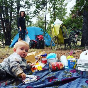 028 - Campement, Je Me Repose, Les Parents Bossent